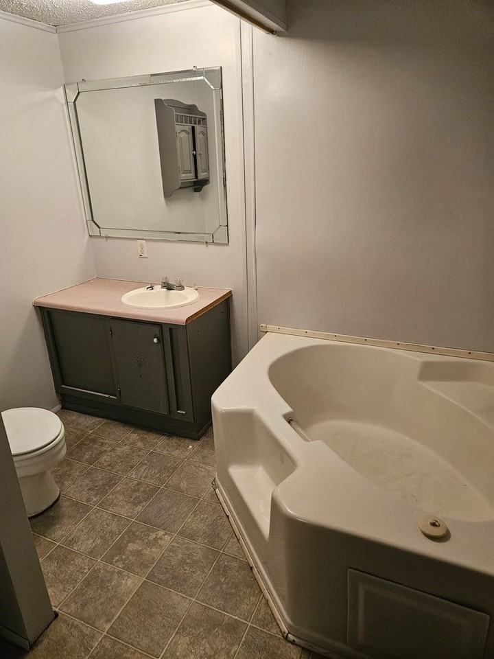 210 Yorktowne Dr - Photo 6 of 14