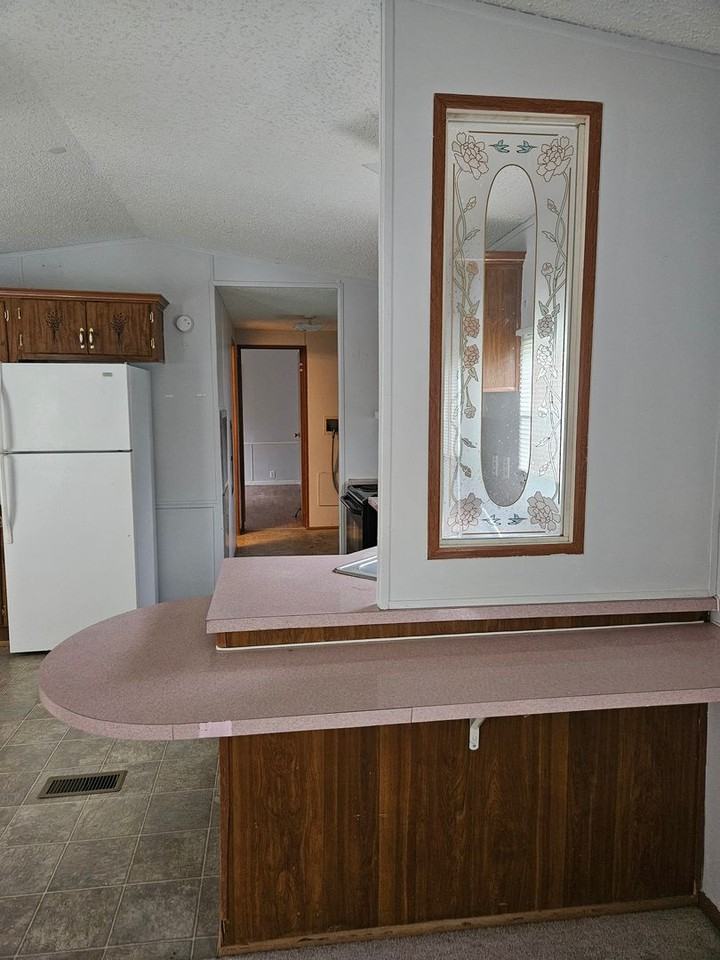 210 Yorktowne Dr - Photo 3 of 14