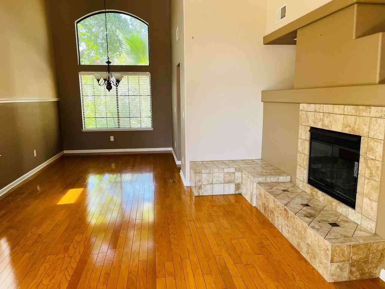 5125 Laguna Woods Dr - Photo 2 of 13
