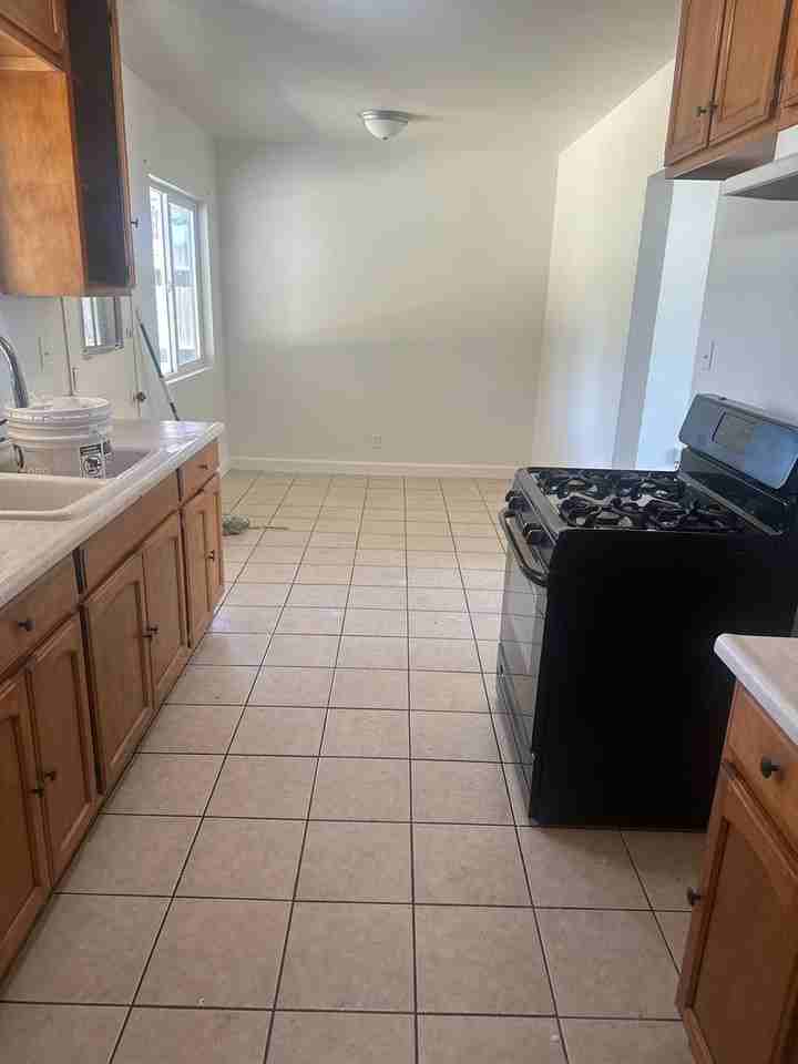 1309 Dodge Ave - Photo 3 of 4