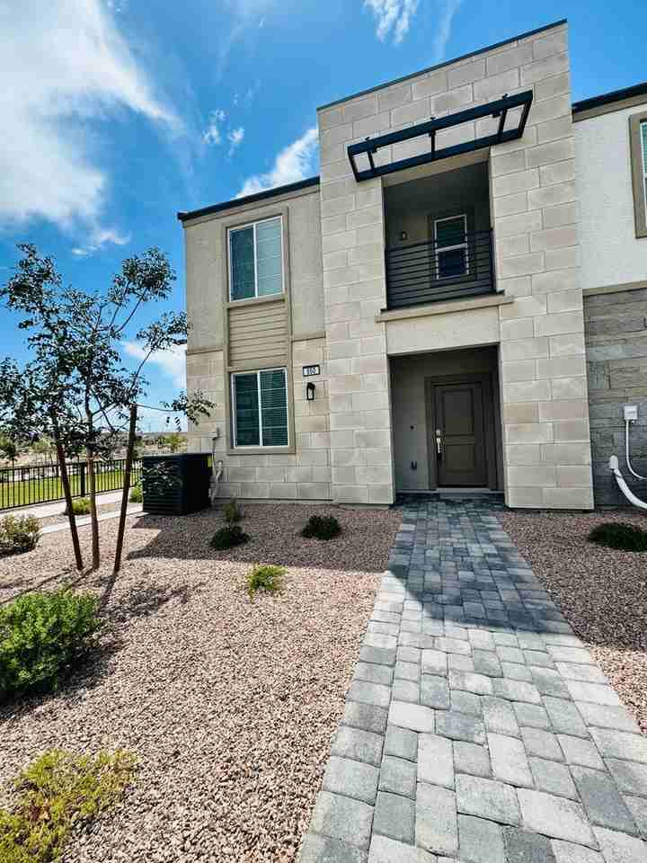 850 Bronzite St - Photo 4 of 40
