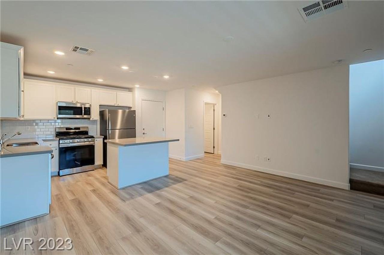 689 Omaggio Pl - Photo 4 of 32