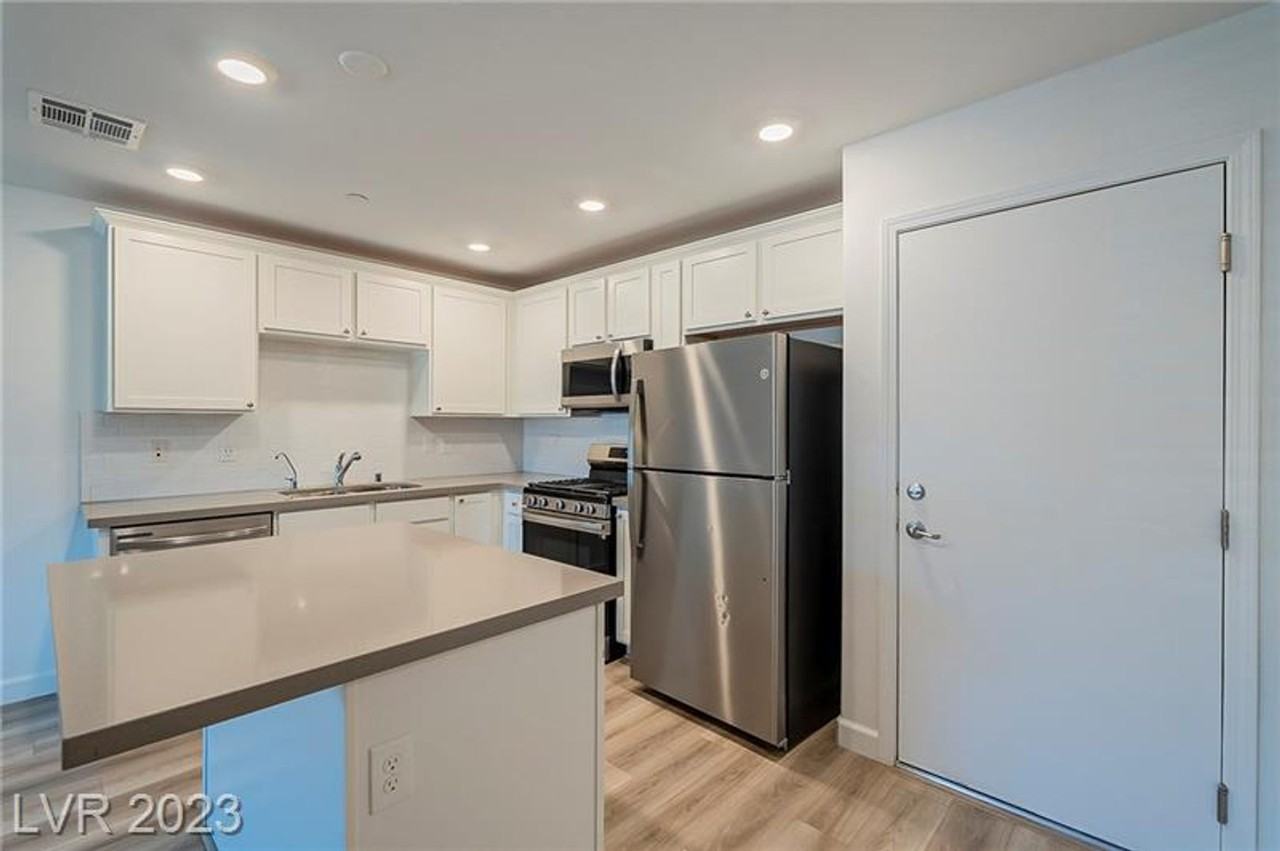 689 Omaggio Pl - Photo 7 of 32