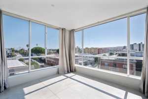 featured image of 285 W 6th St #518