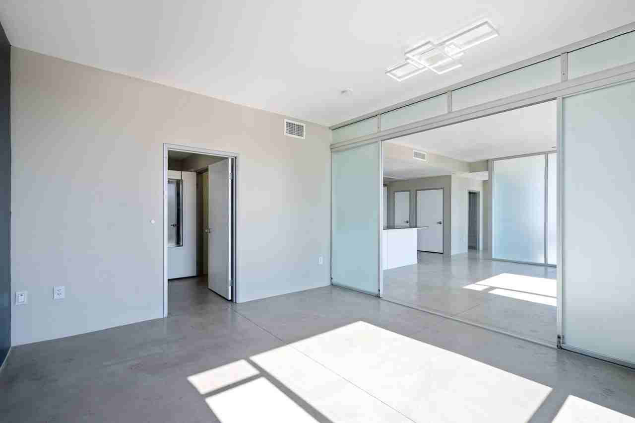 285 W 6th St #518 - Photo 5 of 30