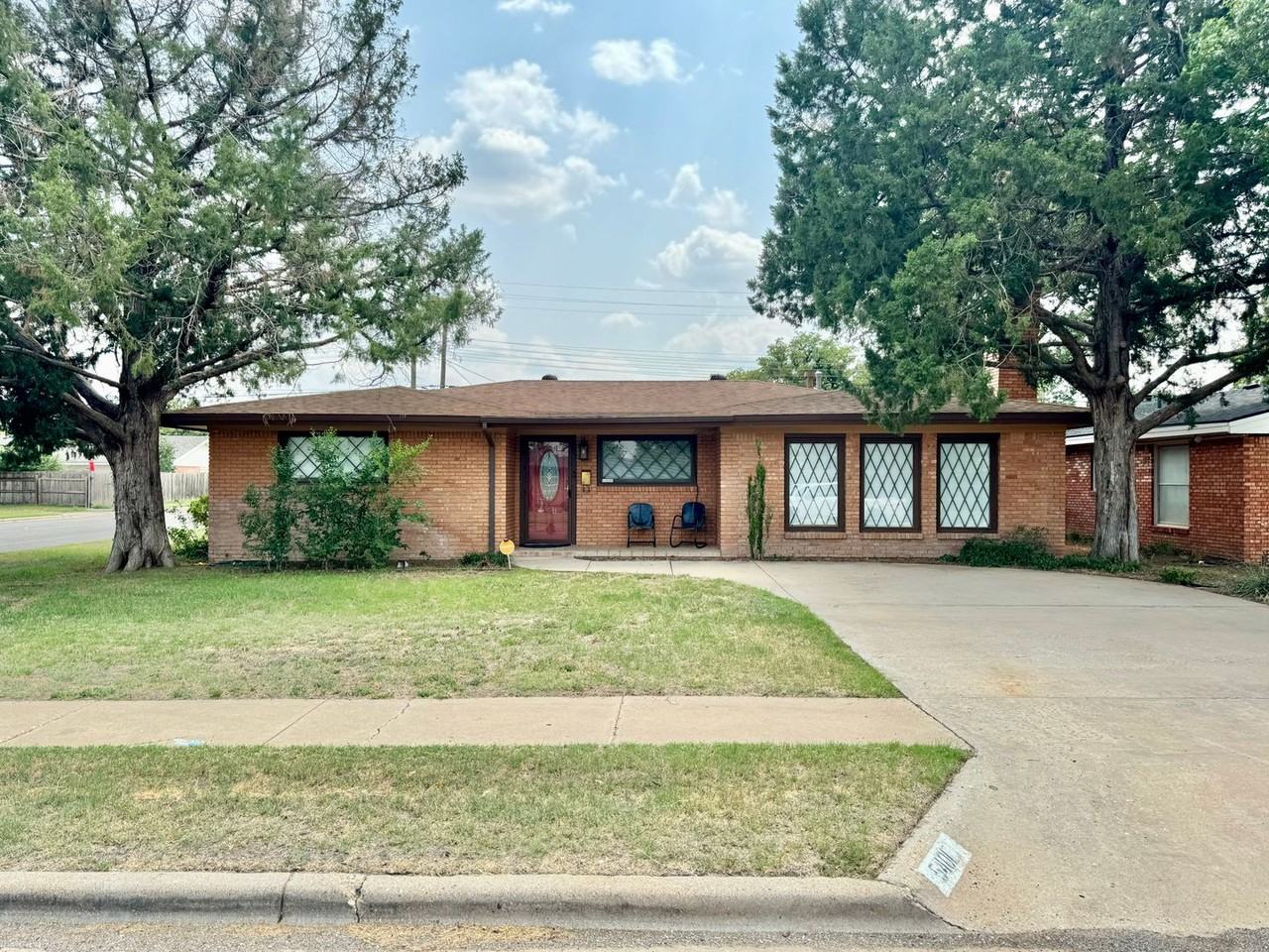 5401 7th St - Photo 2 of 18