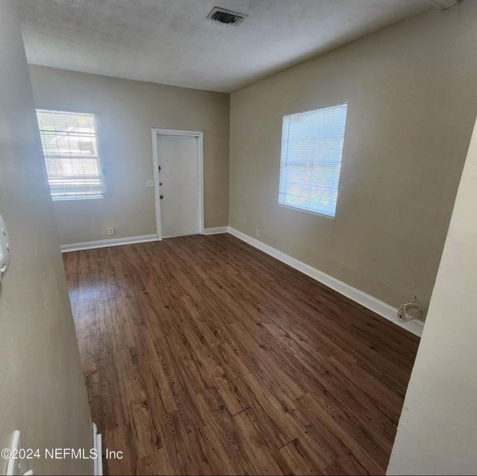 1329 Mount Herman St - Photo 3 of 12