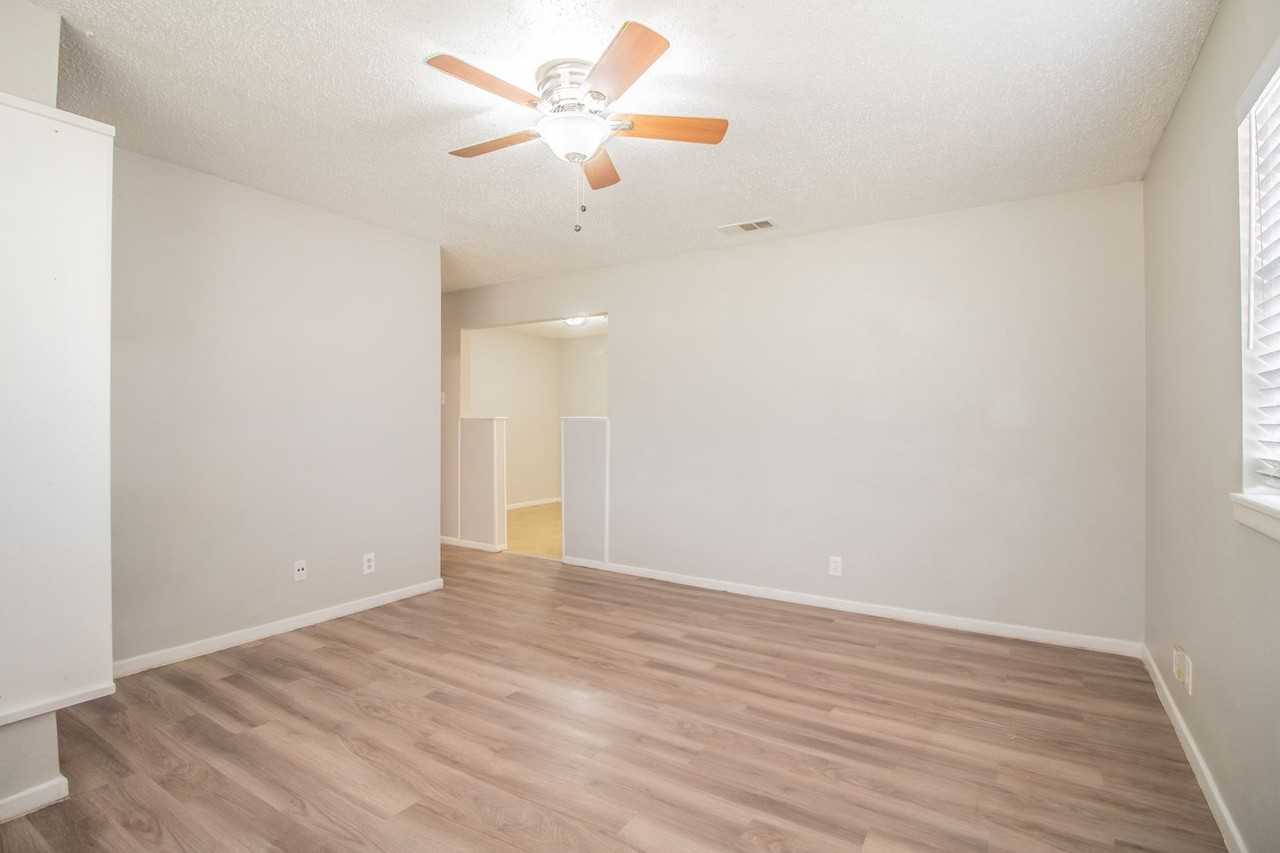 3502 25th St - Photo 4 of 14