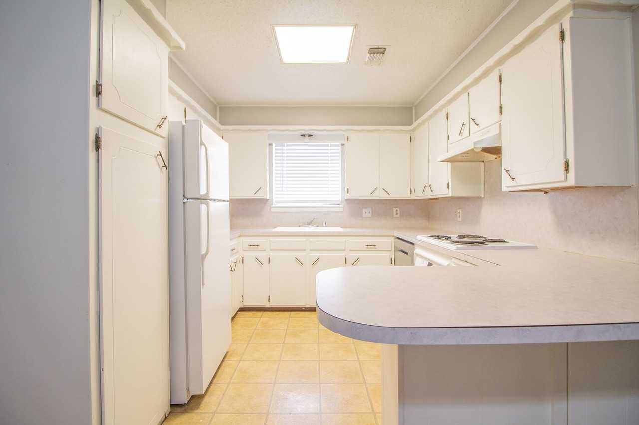 3502 25th St - Photo 7 of 14