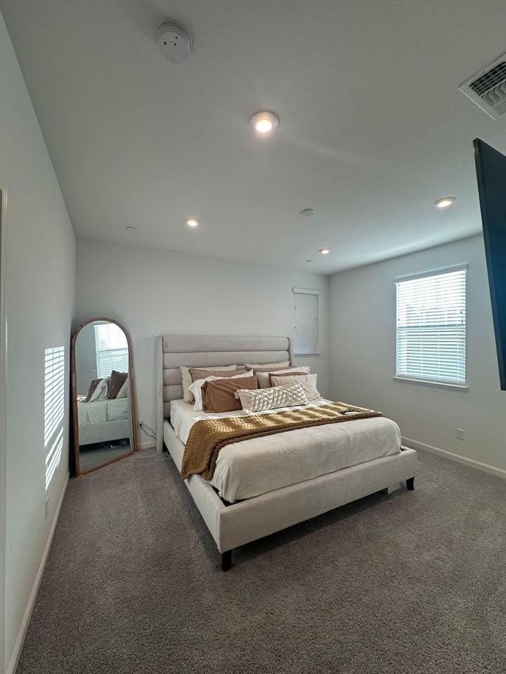 1316 Ironside Pl - Photo 3 of 14
