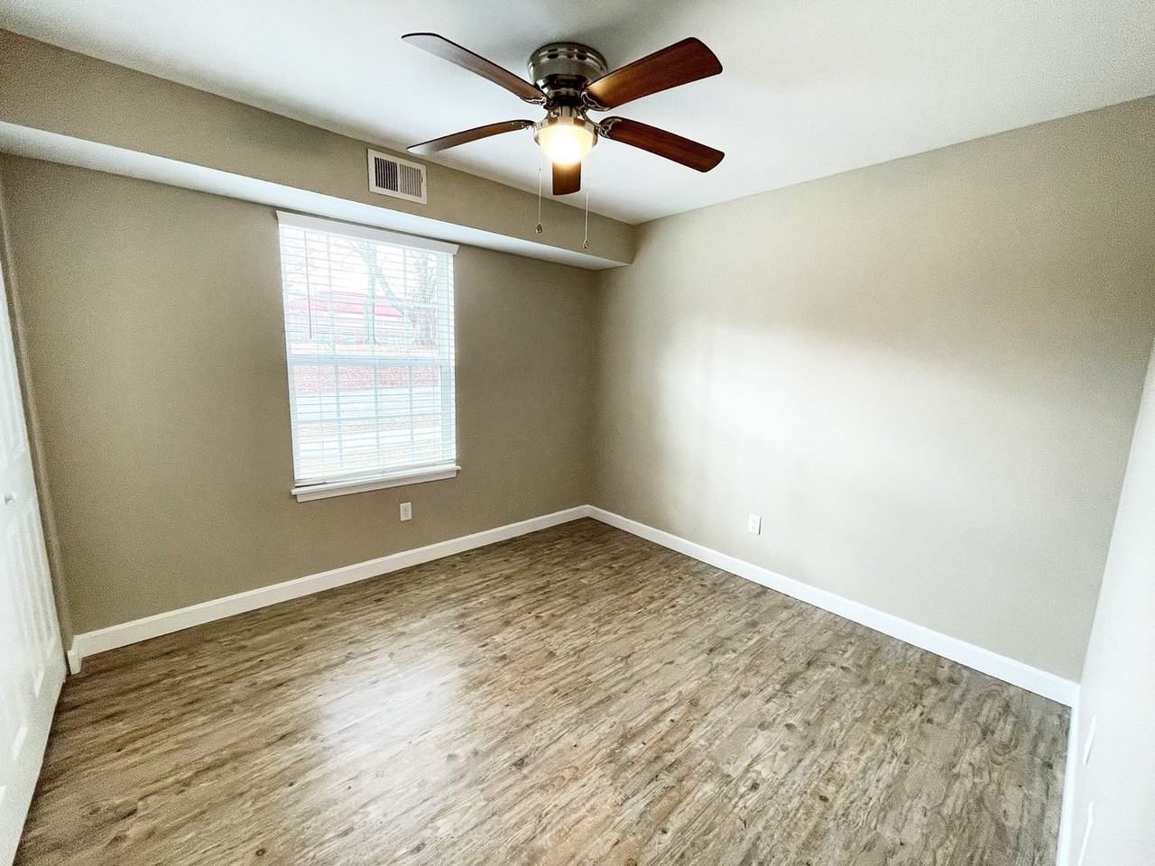 3305 Silverthorn Ln #201 - Photo 6 of 14