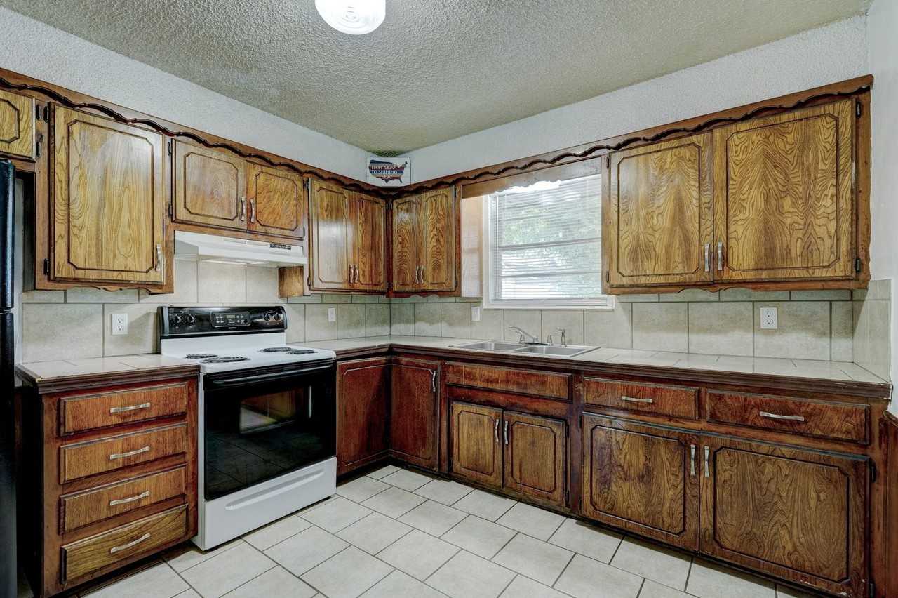 217 S 4th St - Photo 3 of 8