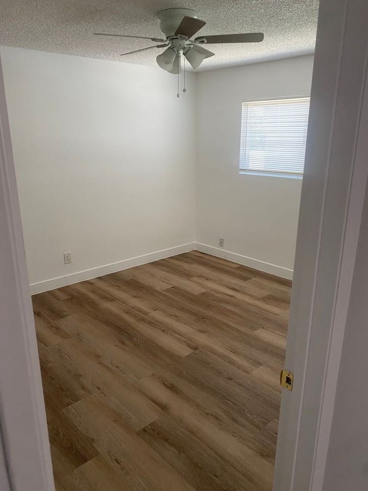 12554 BROOKSHIRE AVENUE - Photo 6 of 19