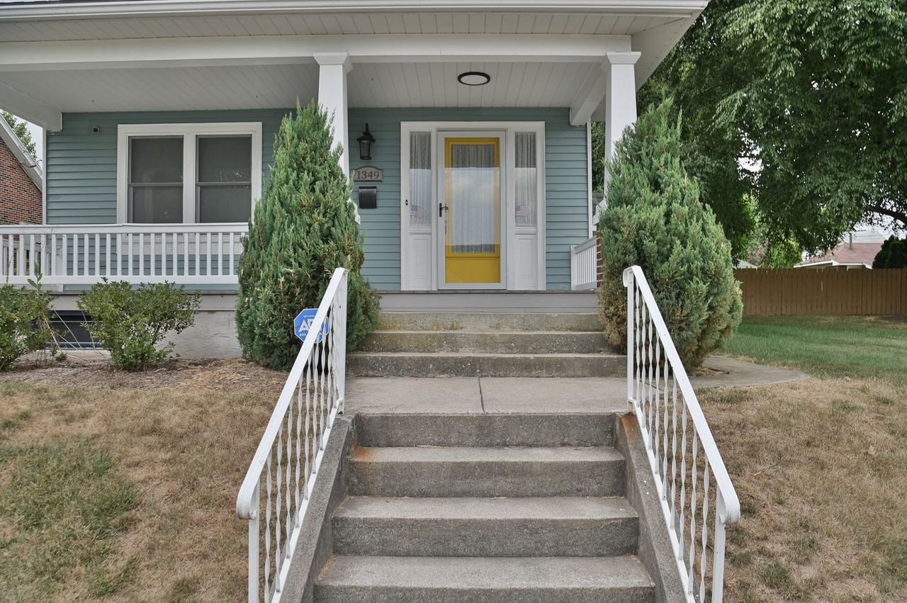 1349 Harding Ave - Photo 2 of 46