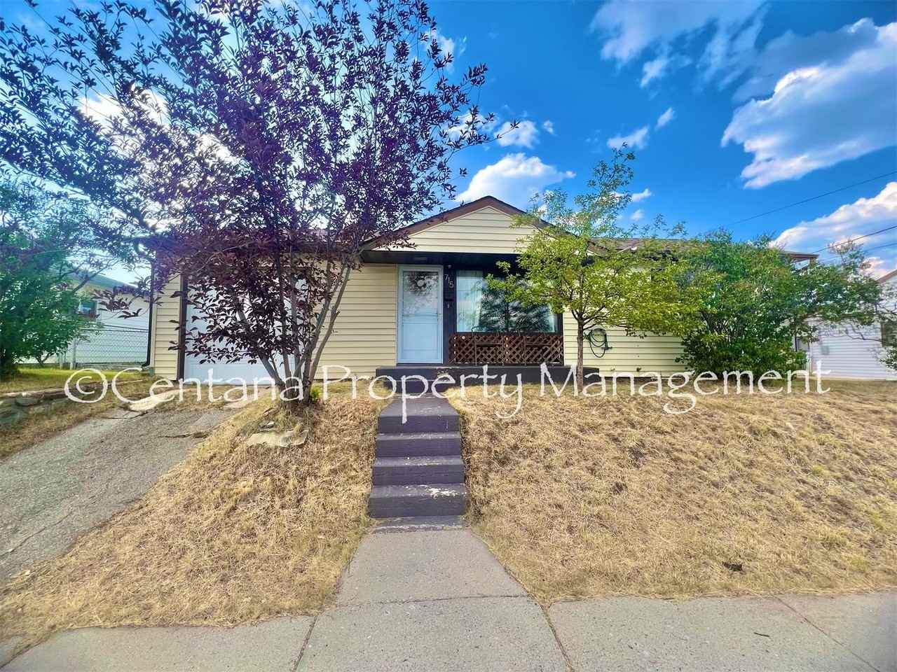 715 8th St - Photo 2 of 31