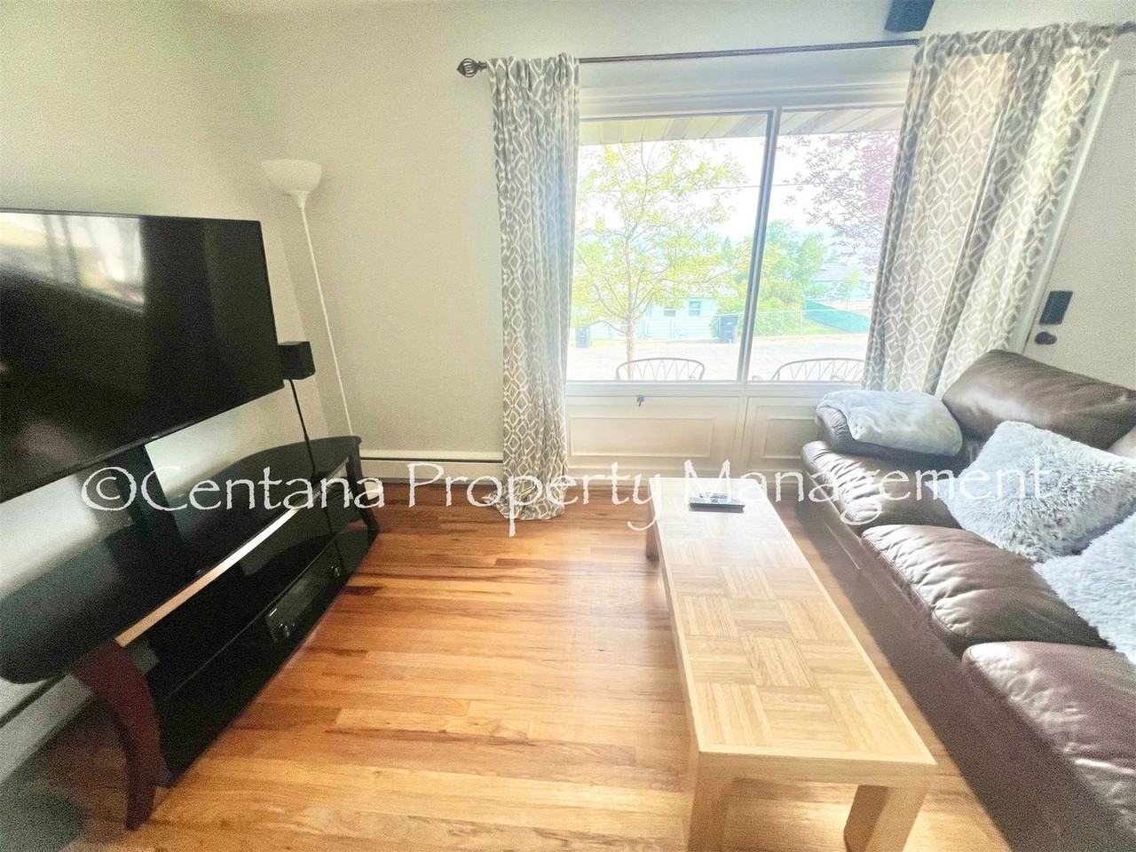 715 8th St - Photo 6 of 31