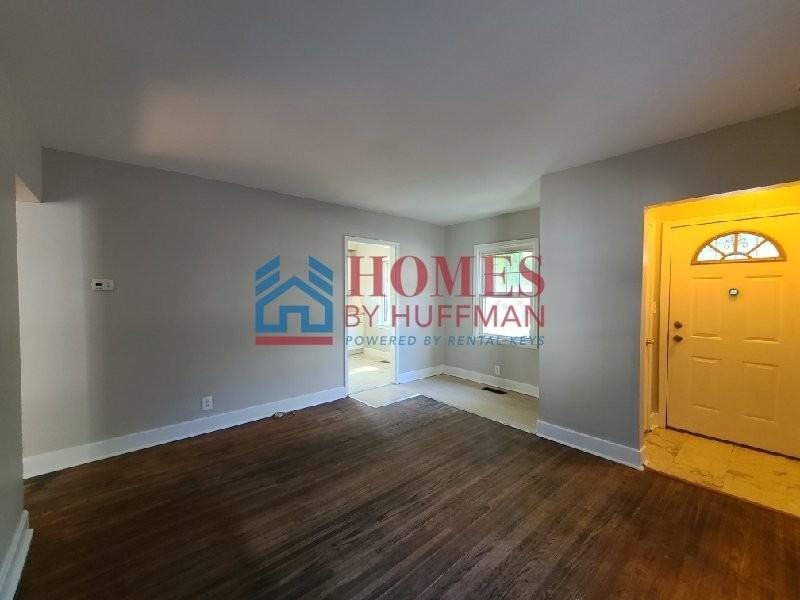 1032 Covert Ave - Photo 3 of 11