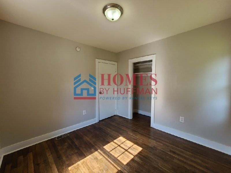 1032 Covert Ave - Photo 7 of 11