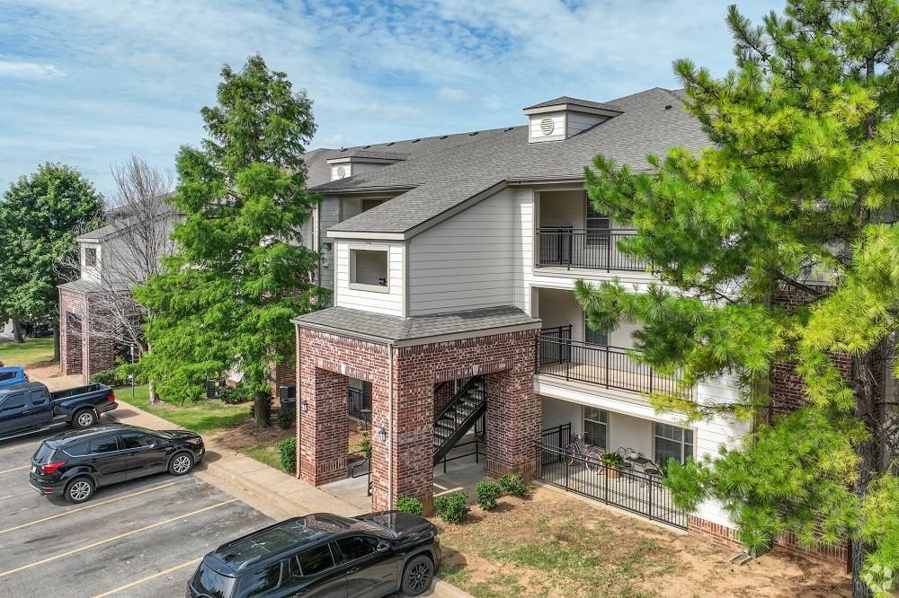 Highland Crossing Apartments - Photo 5 of 41