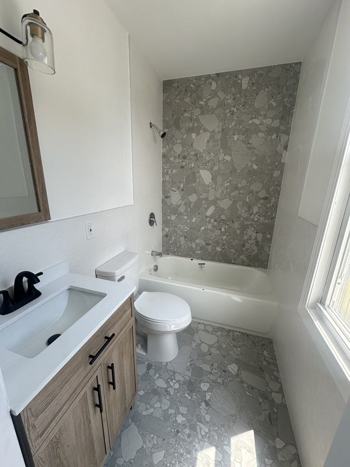 770 W Side Ave #6 - Photo 3 of 6