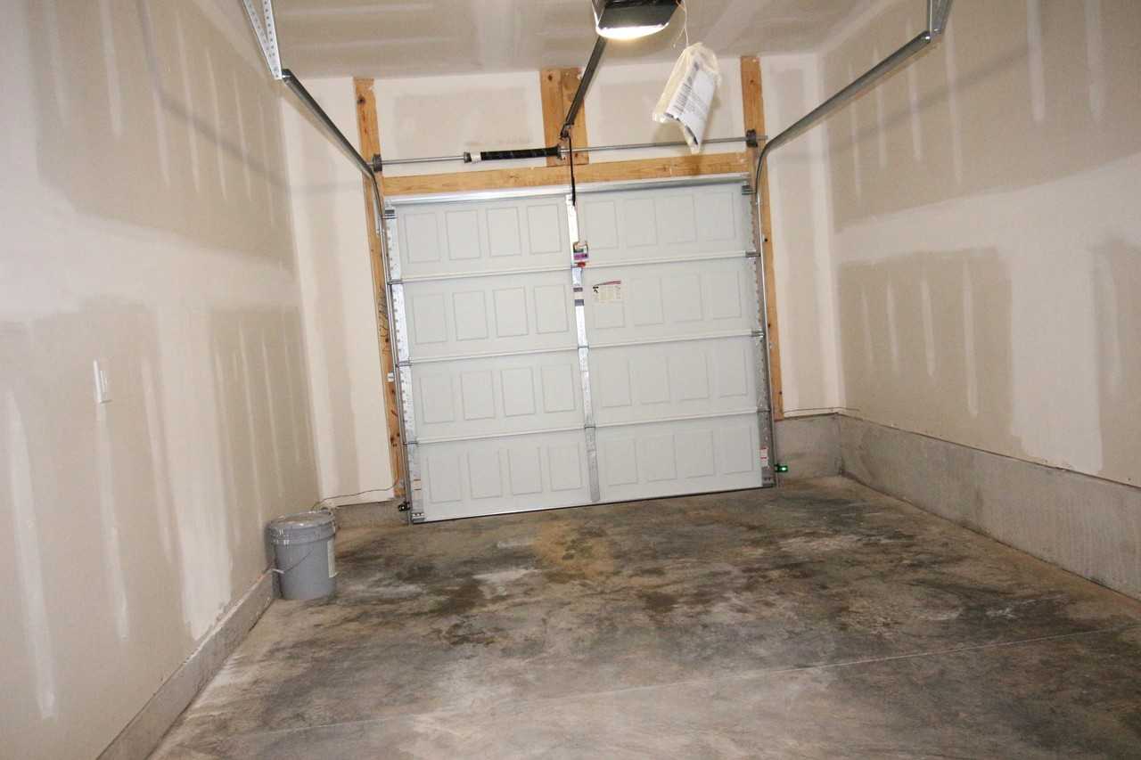 1185 Evelynnview Ln #1185 - Photo 3 of 24
