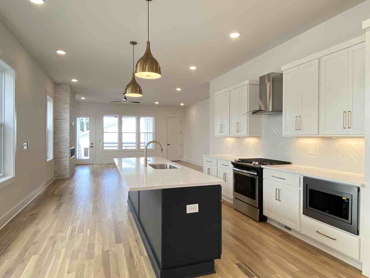902B Knox Ave #NA - Photo 6 of 48