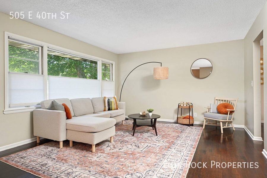 505 E 40th St #1 - Photo 3 of 22