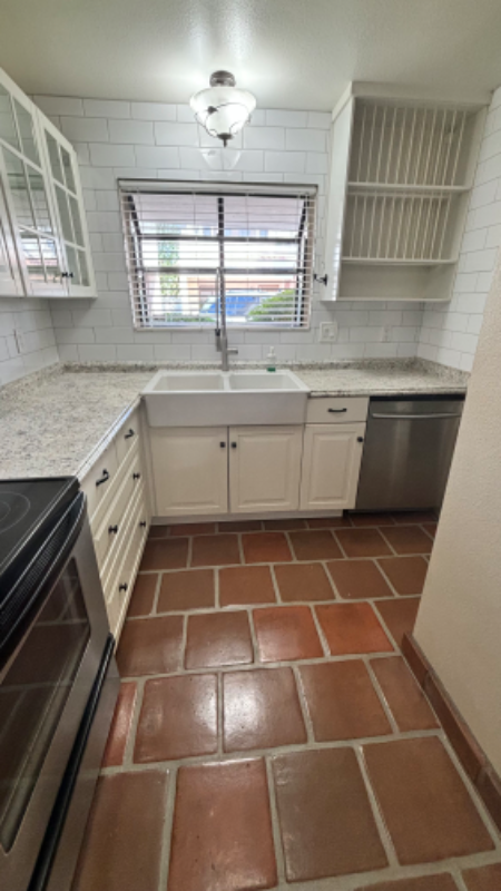 7023 E 4th St - Photo 5 of 32