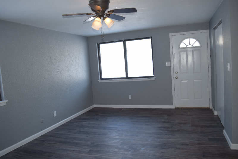 112 Wood Ct #2 - Photo 2 of 12