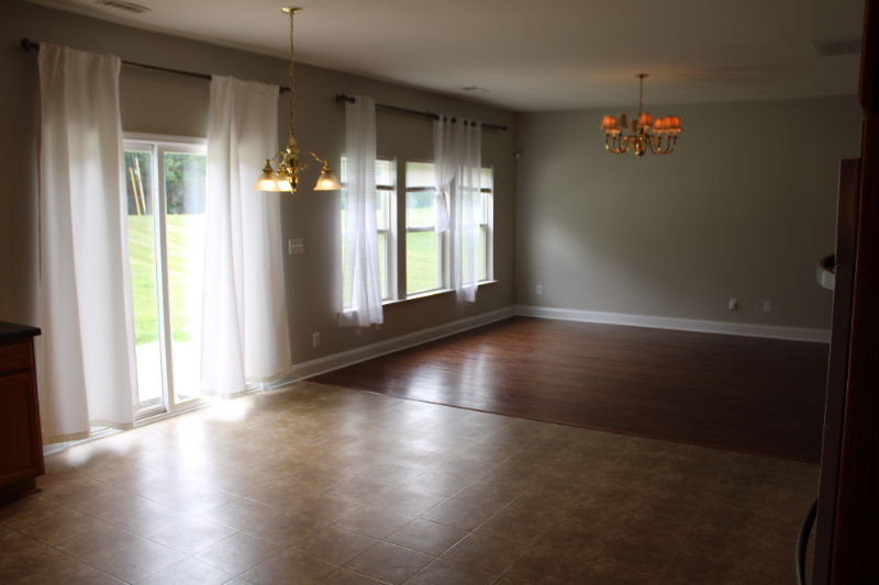 237 Ranlo Ave - Photo 3 of 19