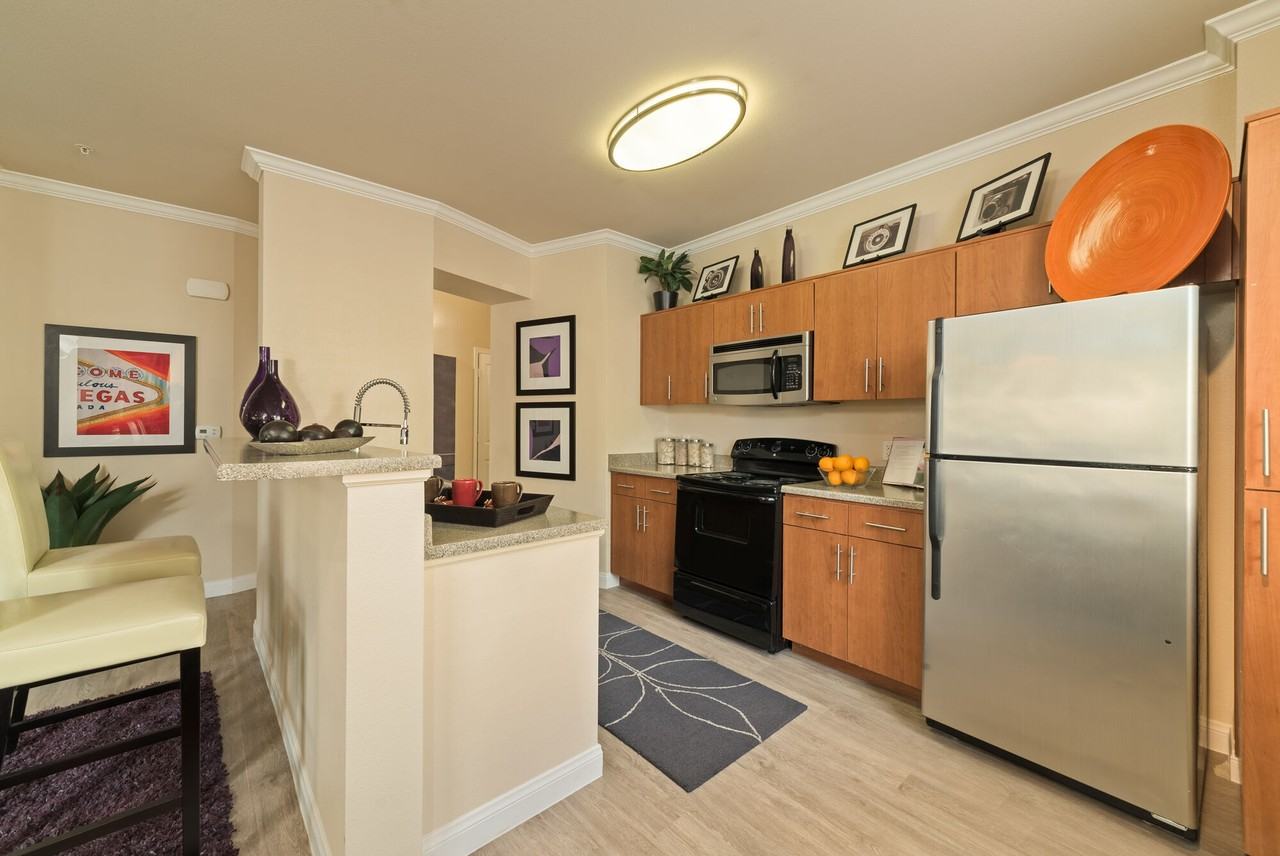 Avanti - Photo 2 of 23