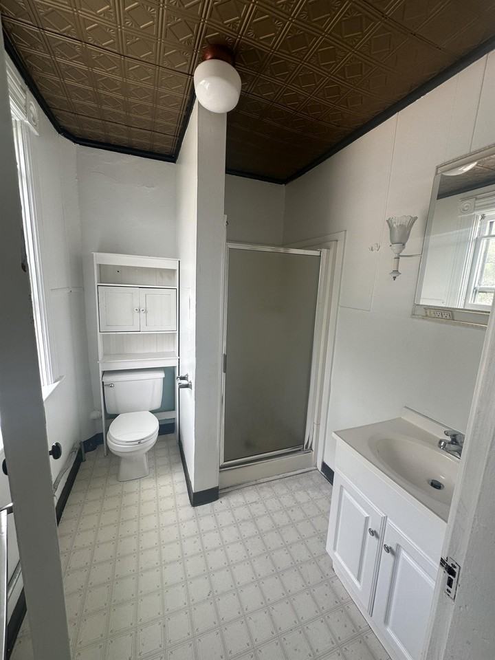 733 Rose Street - Photo 4 of 12