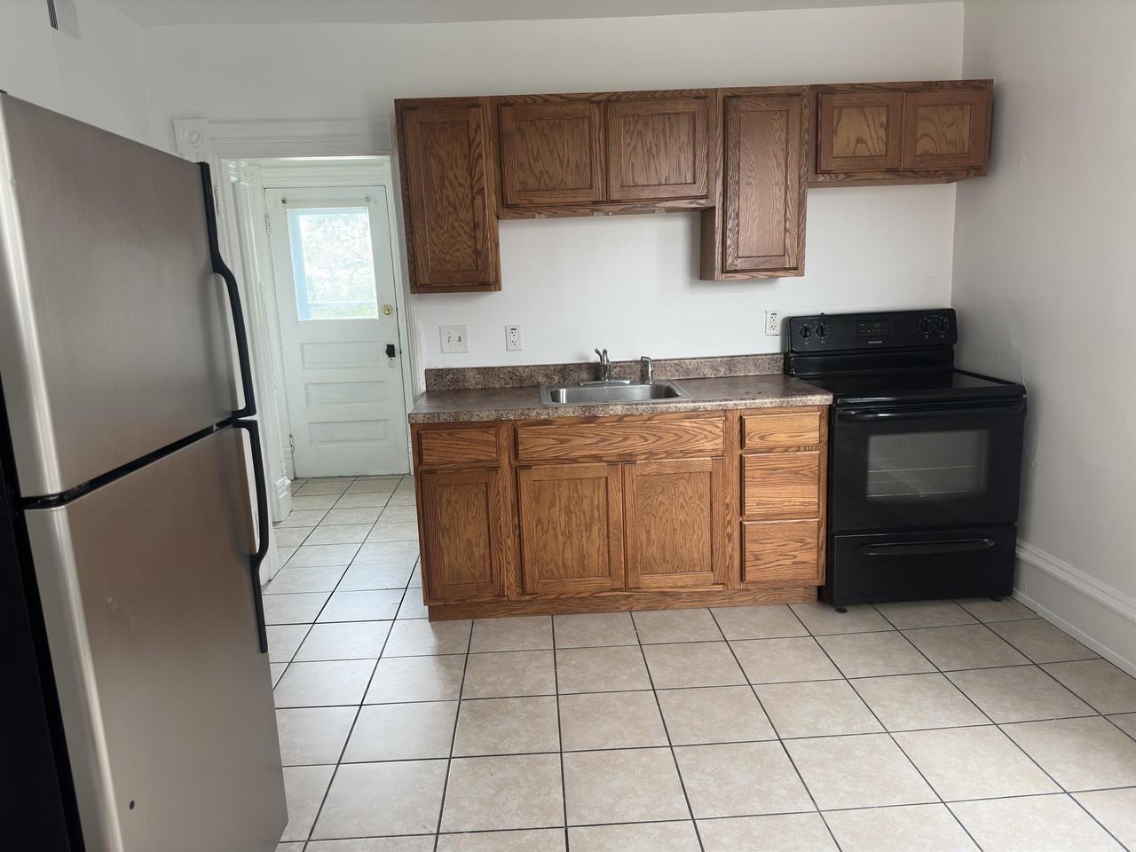 733 Rose Street - Photo 5 of 12