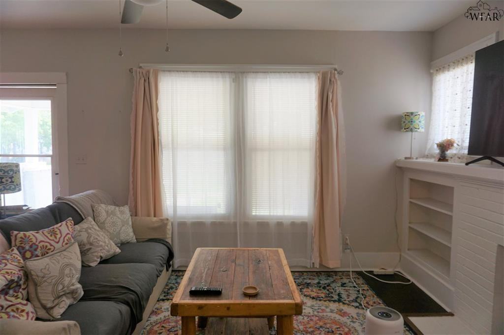 Avenue J 2130 - Photo 3 of 17