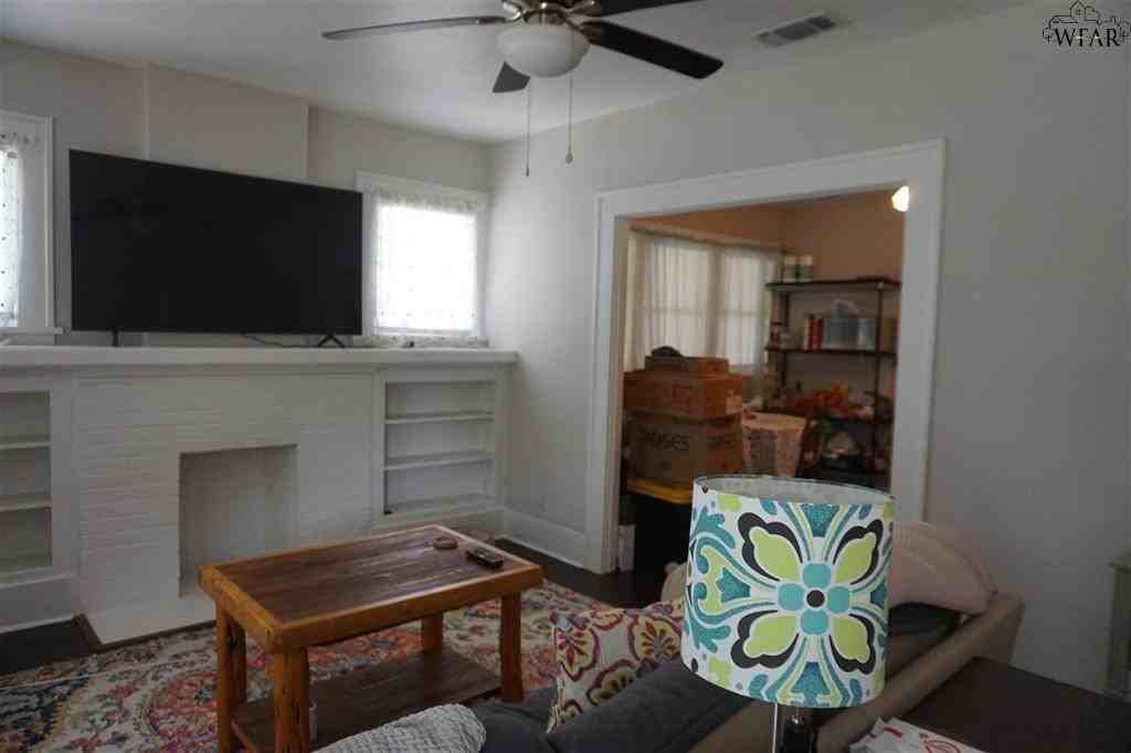 Avenue J 2130 - Photo 4 of 17