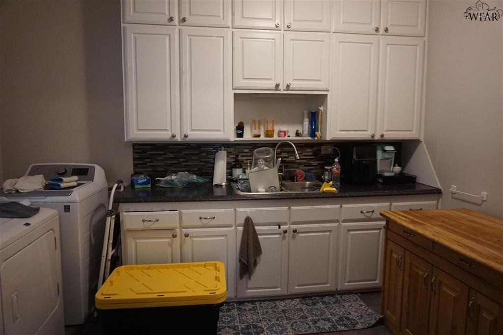 Avenue J 2130 - Photo 6 of 17