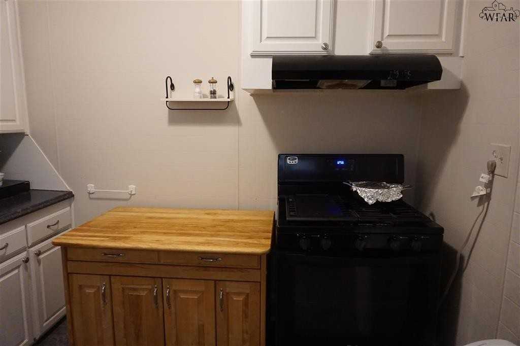 Avenue J 2130 - Photo 7 of 17