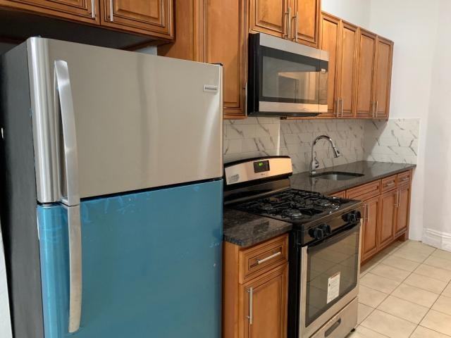 1943 Clinton Ave - Photo 2 of 7