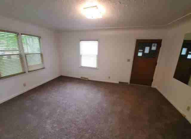 827 N 19th St - Photo 3 of 6