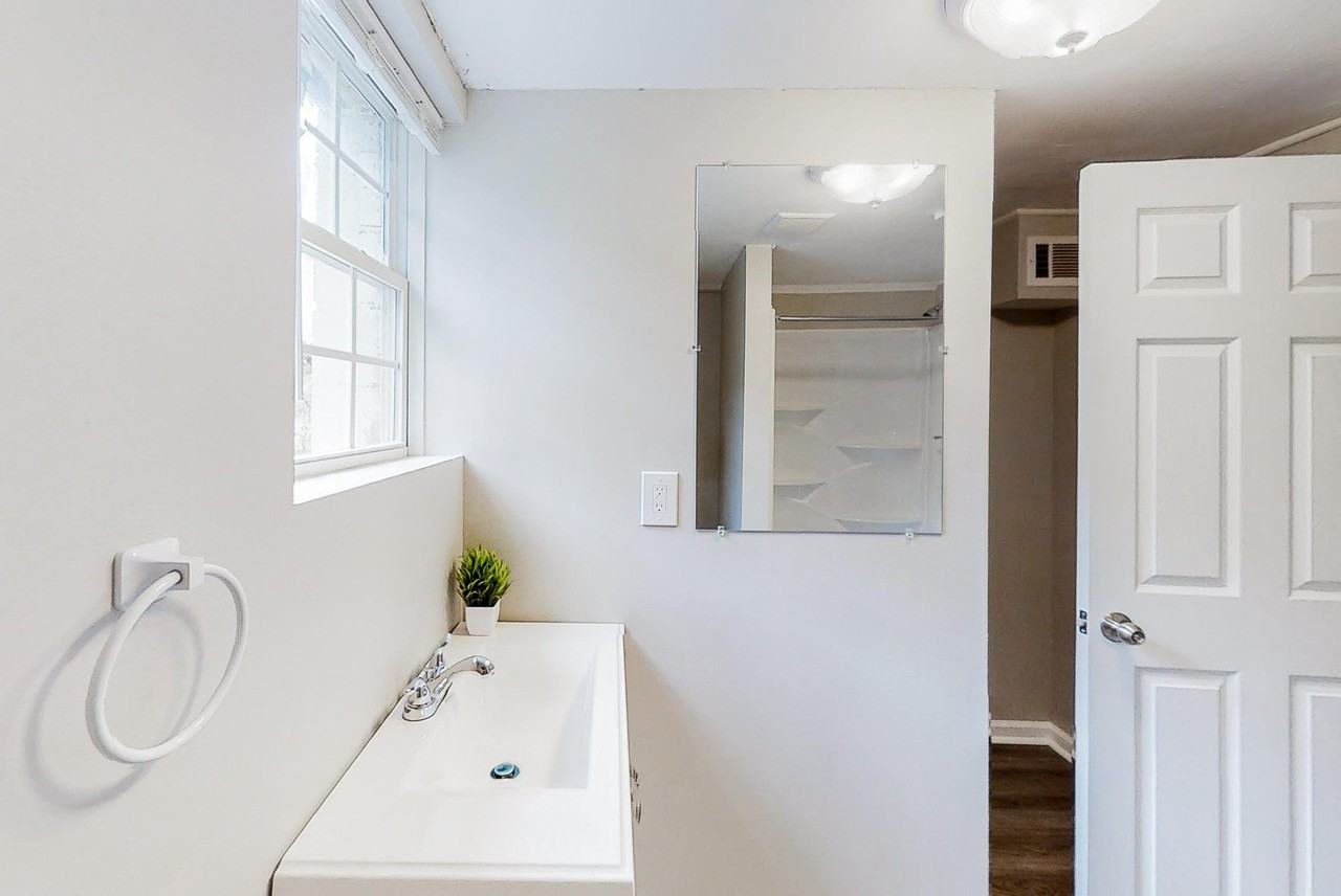 Burbank Dr Nw - Photo 7 of 17