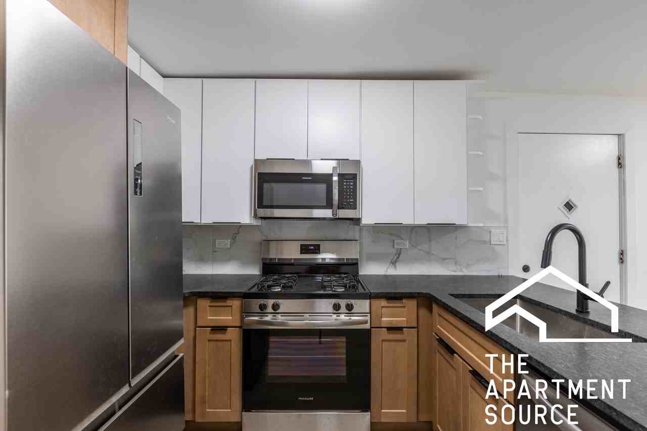 1841 N Kedzie Ave - Photo 3 of 20