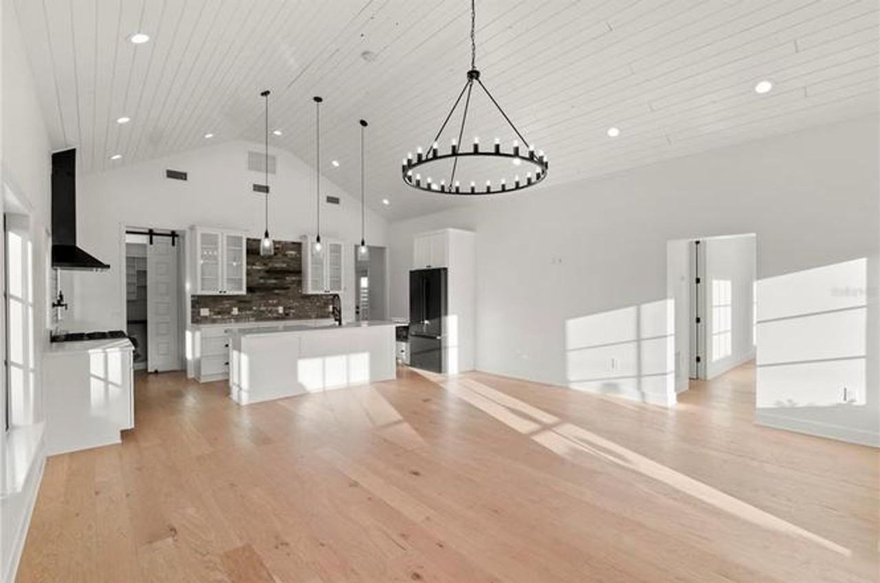 731 W Canton Ave - Photo 2 of 43