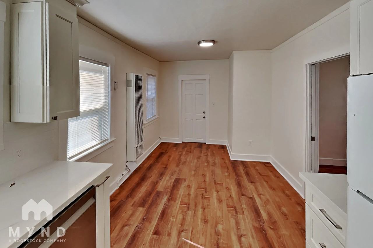 233 Athol Ave - Photo 2 of 13