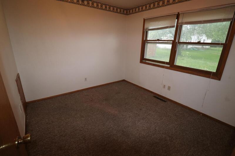 1025 1023/1 35th Pl - Photo 3 of 9