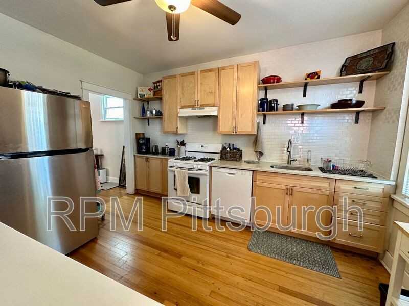 941 Mellon St - Photo 3 of 27