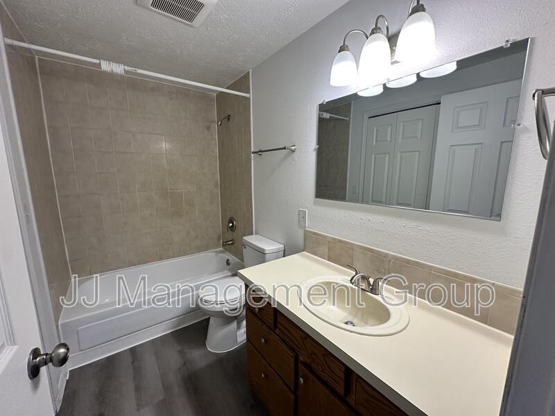 1219 2nd St - Photo 5 of 6