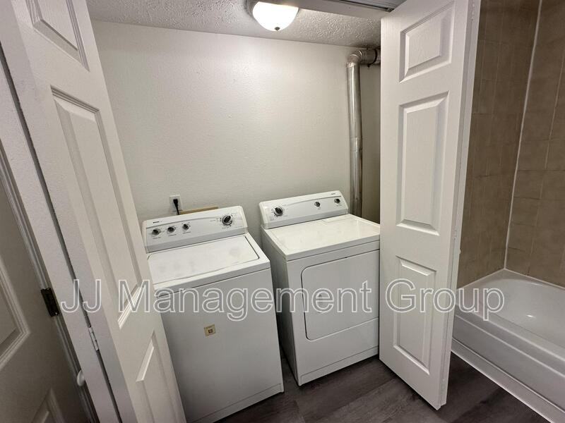 1219 2nd St - Photo 6 of 6