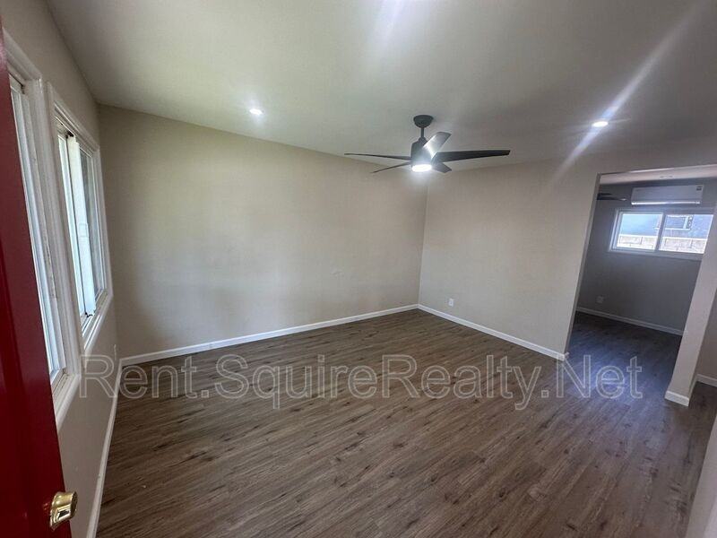 251 W 9th St - Photo 3 of 13