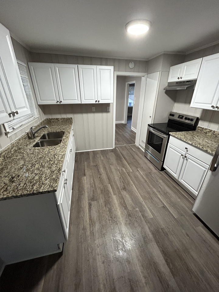 2871 Blount St - Photo 2 of 10