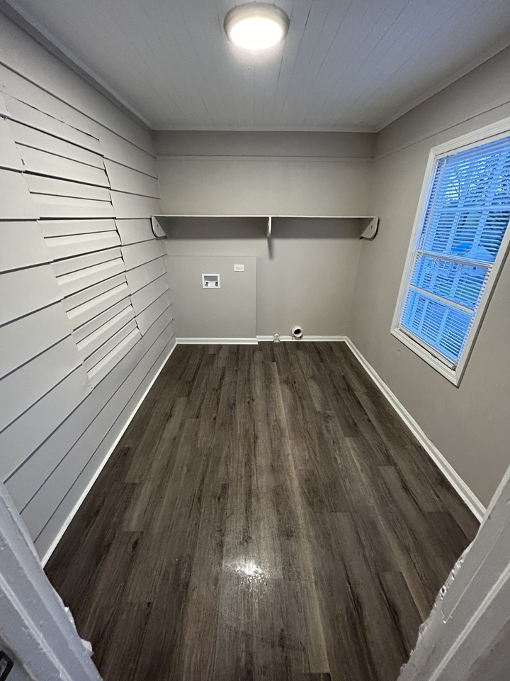 2871 Blount St - Photo 3 of 10